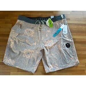 NWT Vissla Tamri 18.5" Boardshorts Men's Size 38 Pink/Charcoal Floral